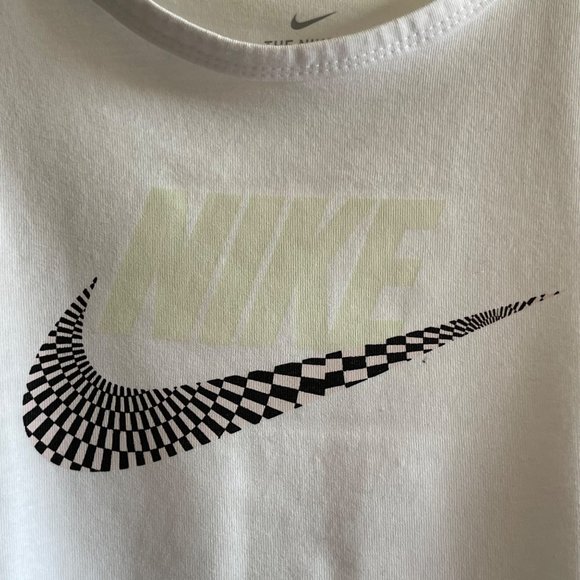 Nike NEW Youth Size Large White/Black Festival Futura Tank Top - Picture 1 of 9